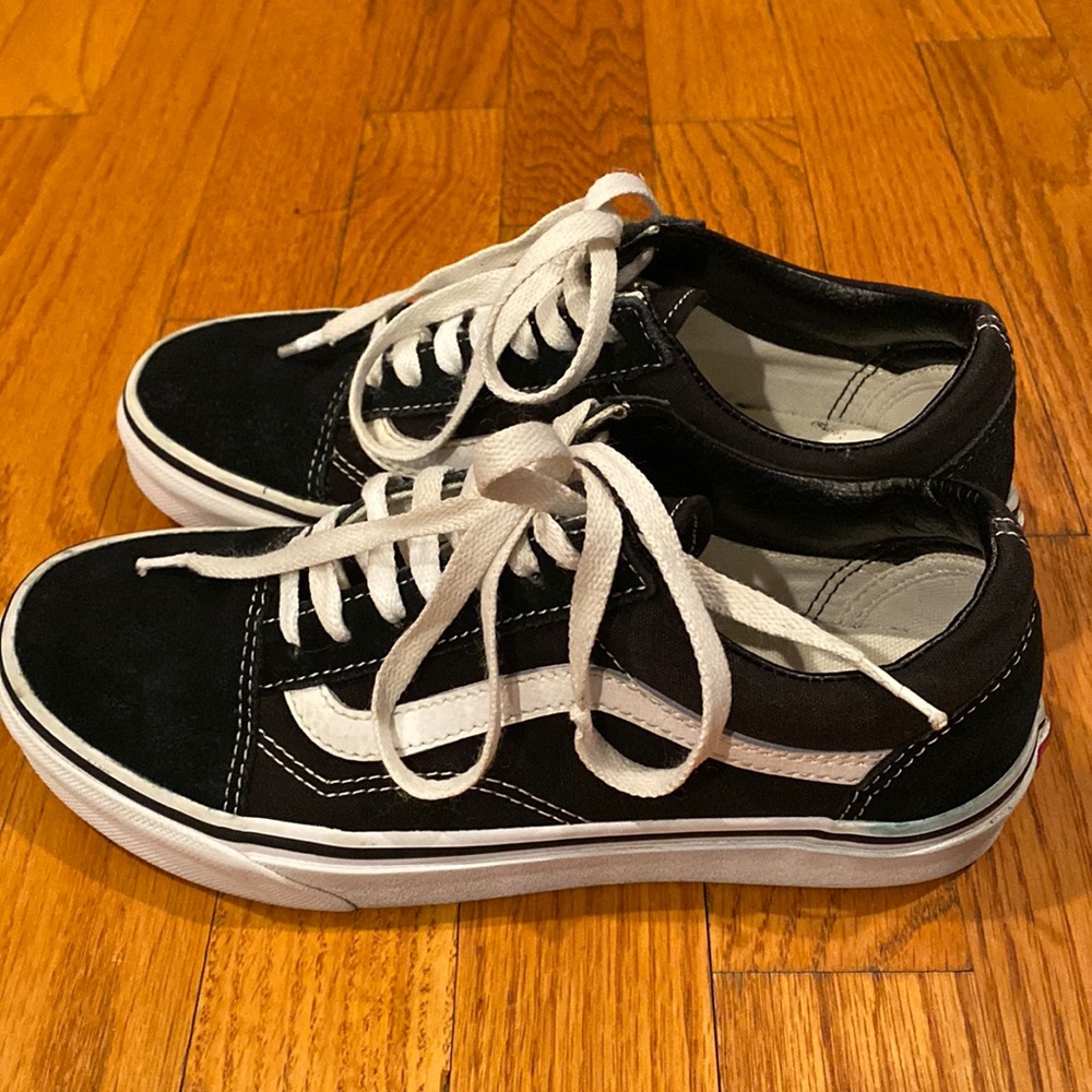Vans Old Skool sneakers. Come with original box